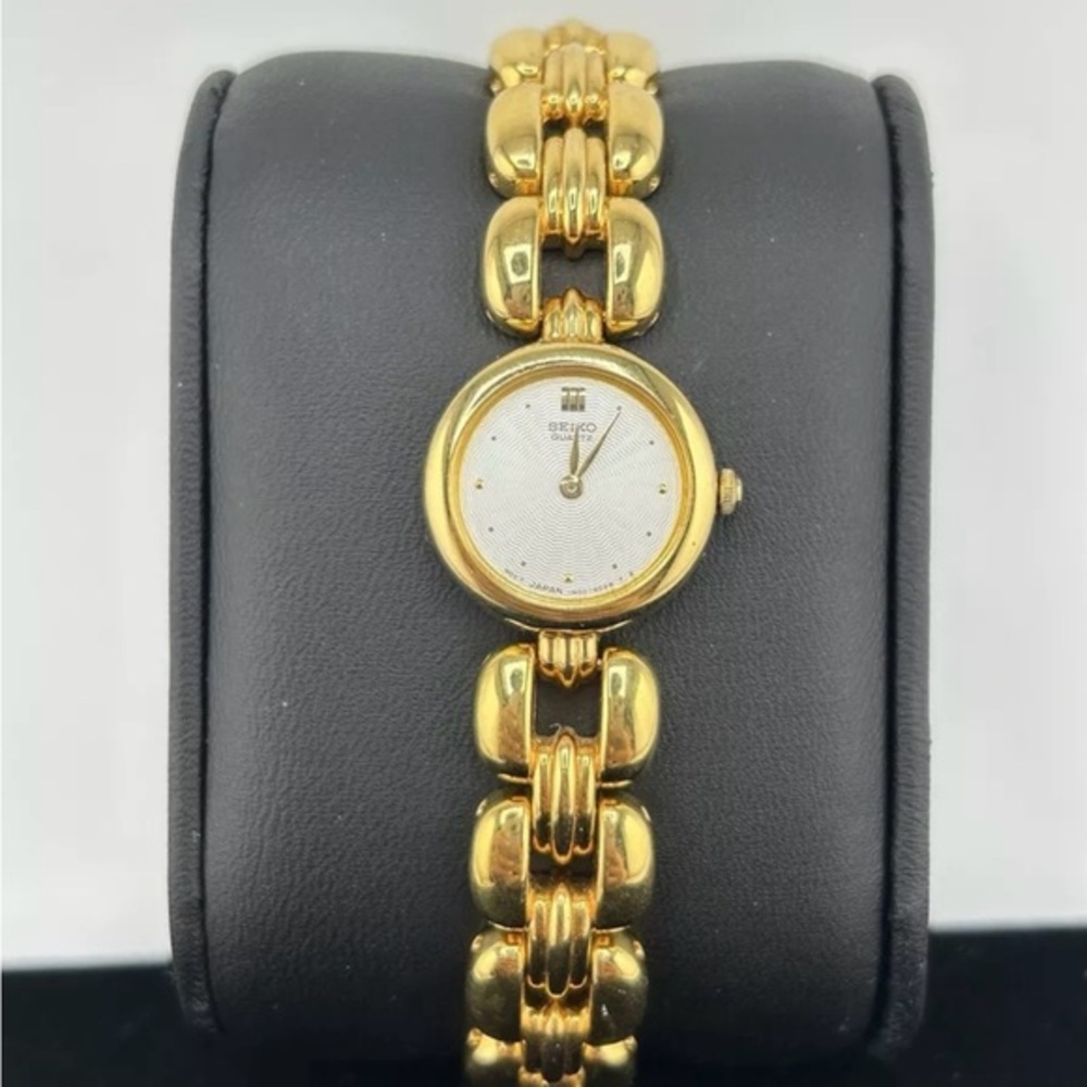 Vintage 1990s Gold-Plated Ladies' Seiko Quartz Watch #30